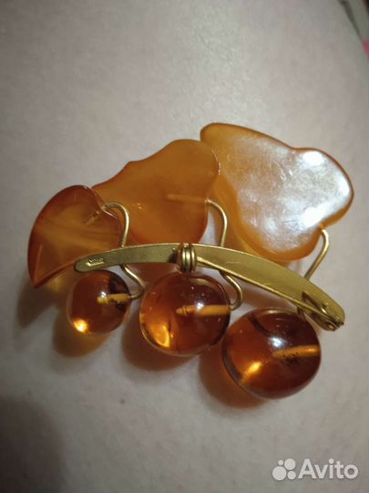 Брошь янтарь СССР