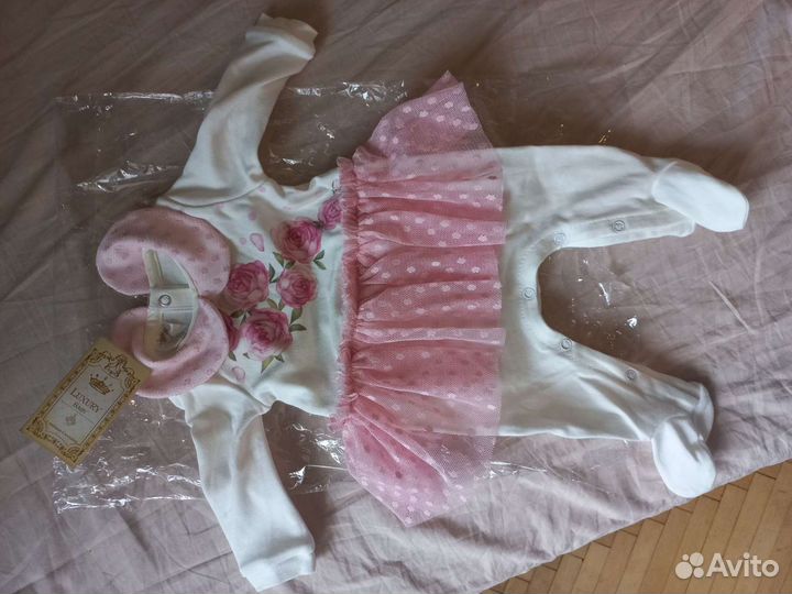 Комплект на выписку для девочки