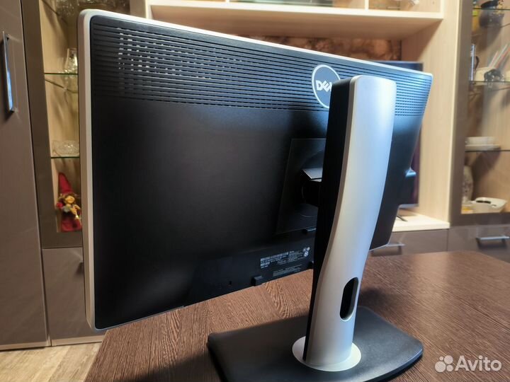 Монитор Dell 23