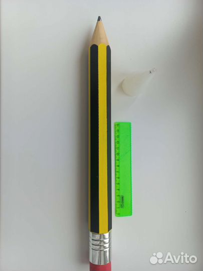 Огромный карандаш