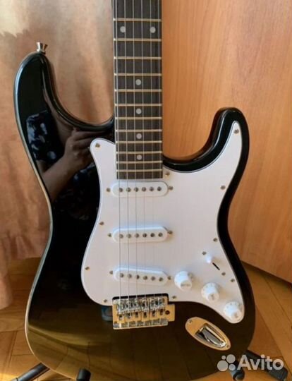 Электрогитара Fabio ST100 BK + Комбоусилитель G10