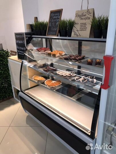 Кондитерская витрина Техно