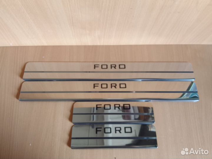 Накладки на пороги Ford Focus 3 (2011-2015)