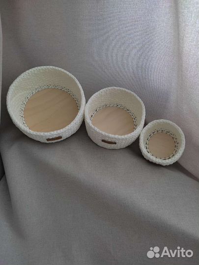 Набор вязаных корзин