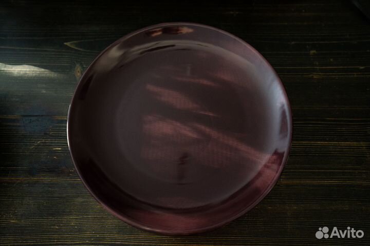 Тарелки IKEA сливового цвета