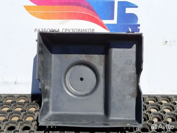 Крышка бака AdBlue Iveco Stralis