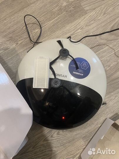 Робот пылесос hyundai