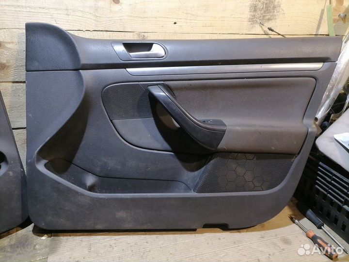 Дверные карты Volkswagen Jetta 5