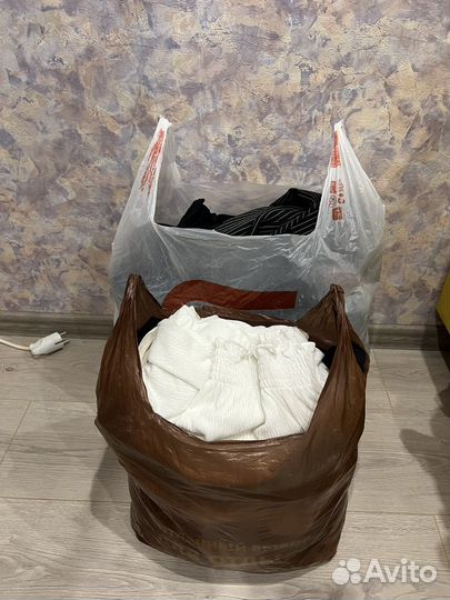 Пакет с женскими вещами