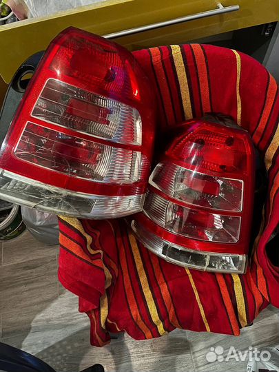 Фары на Opel zafira b