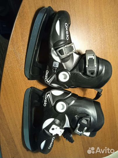 Лыжные ботинки 35 размер и коньки 28-30 размер