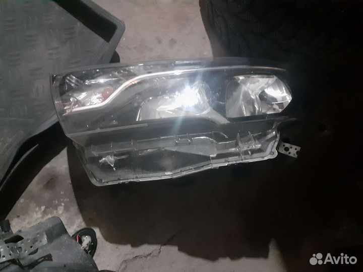 Фары на весту