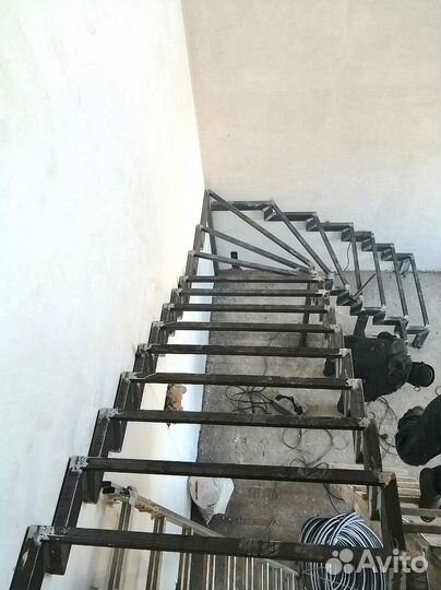 Изготовление и установка лестниц