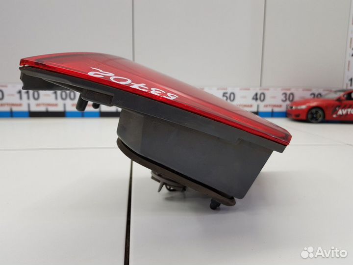 Фонарь задний правый внутренний (Chevrolet Cruze)