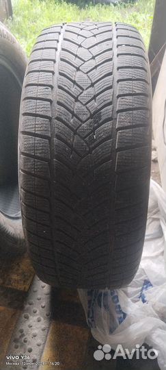 Goodyear UltraGrip Ice 255/55 R18 109T