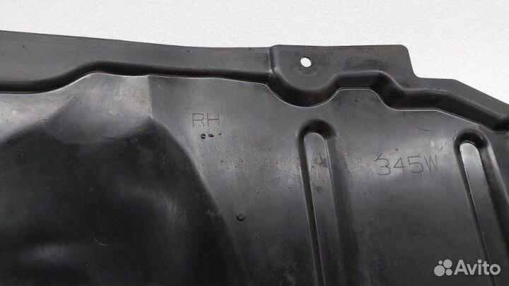 Пыльник двигателя правый Toyota Corolla E180 1nrfe