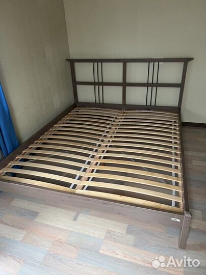 Кровать двухспальная бу 160*200 с матрасоМ икеа