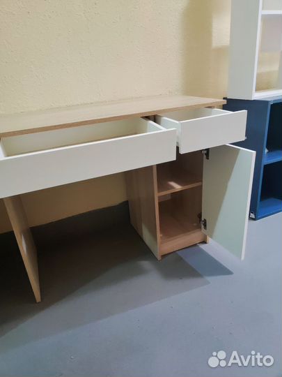 Письменный стол