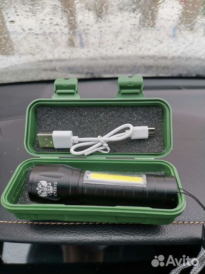Фонарик в футляре новый