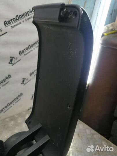 Подлокотник Nissan Tiida C11