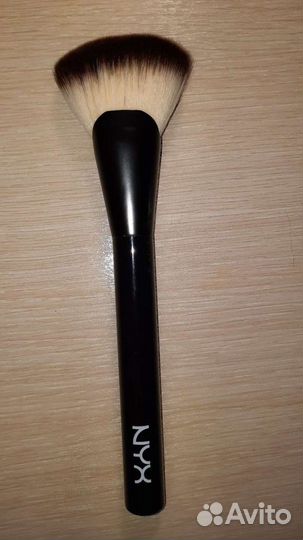 Кисть д/макияжа NYX 06