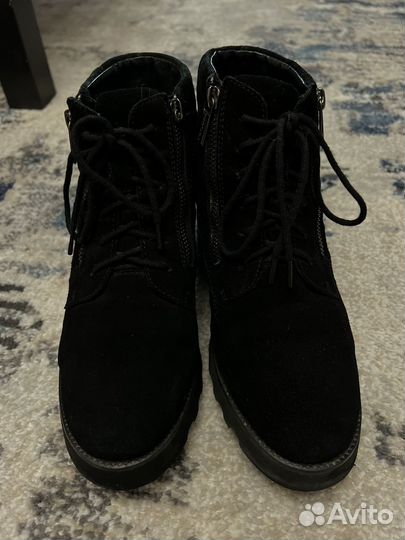 Продам зимние ботинки