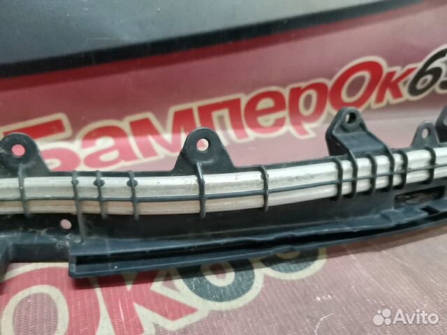 Кронштейн радиатора передний Mercedes-Benz C-Class