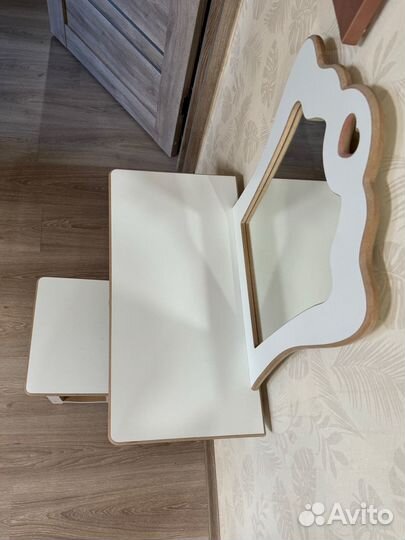 Туалетный столик для девочки