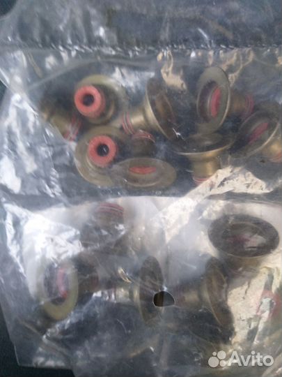 Маслосьемные колпачки опель новые