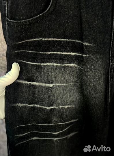 Джинсы широкие Balenciaga HK SS25