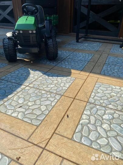 Трактор детский