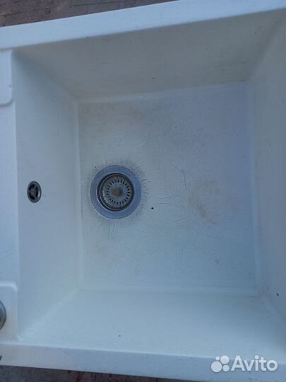 Раковина из искусственного камня