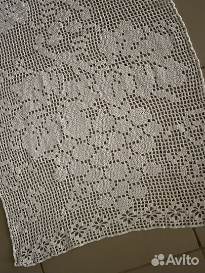 Дорожка на комод