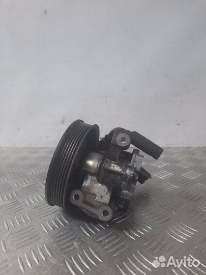 Насос гидроусилителя руля Mercedes-Benz Vito 2003