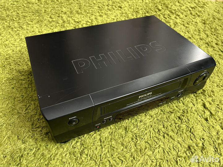 Видеомагнитофон Philips VR-110/58