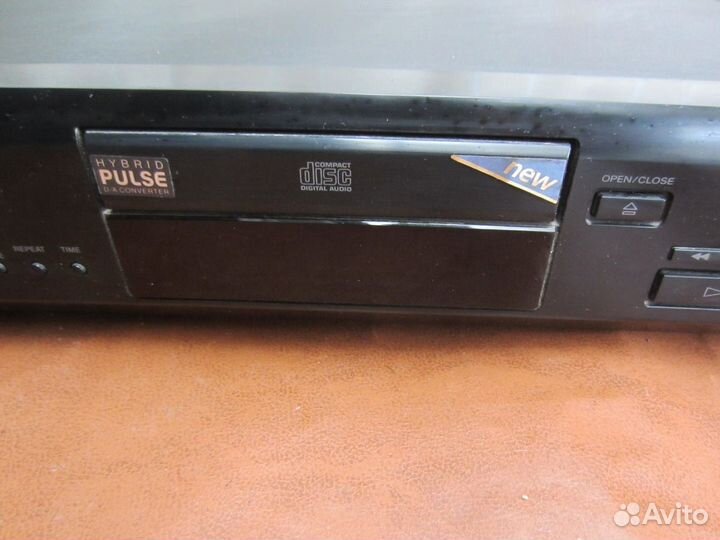 CD проигрыватель Sony CDP-XE200