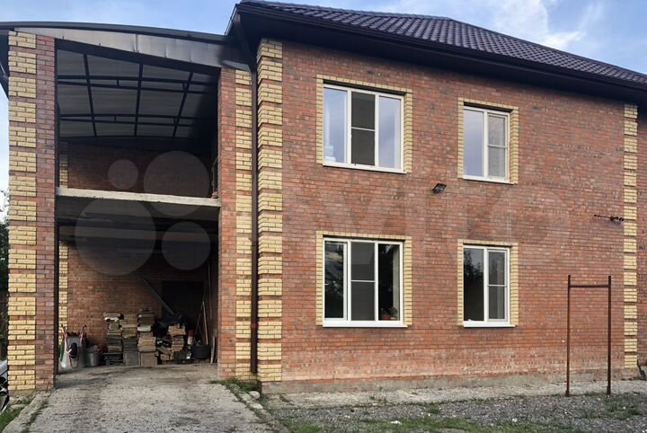 Дом 350 м² на участке 12 сот.