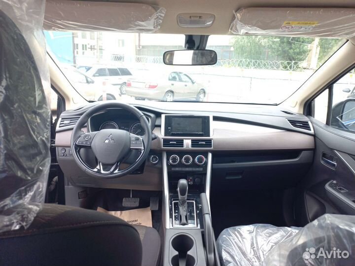 Mitsubishi Xpander Cross, 2022