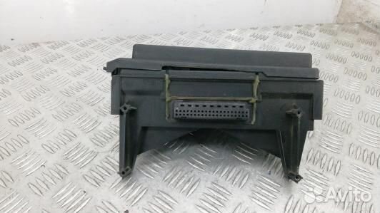 Блок предохранителей jeep grand cherokee WK (3BA06