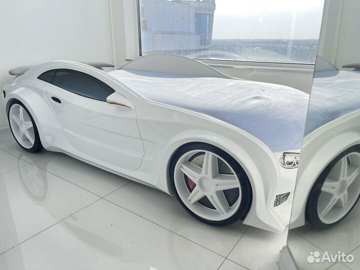 Детская кровать машина с подсветкой