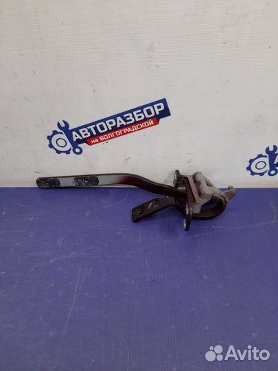 Петля двери багажника задняя левая Porsche