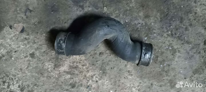 Патрубок интеркулера VW Transporter T5 1.9