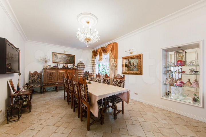 Дом 380 м² на участке 6 сот.