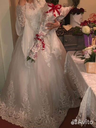 Свадебное платье