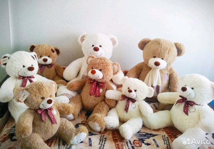 Медведь плюшeвый