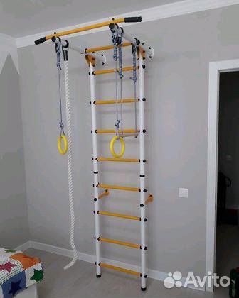 Шведская стенка с безопасным покрытием