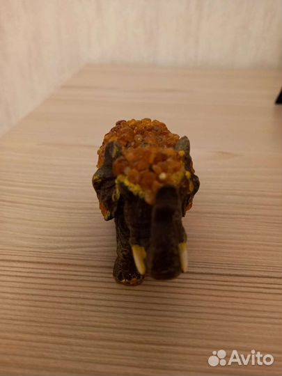 Фигурка слон