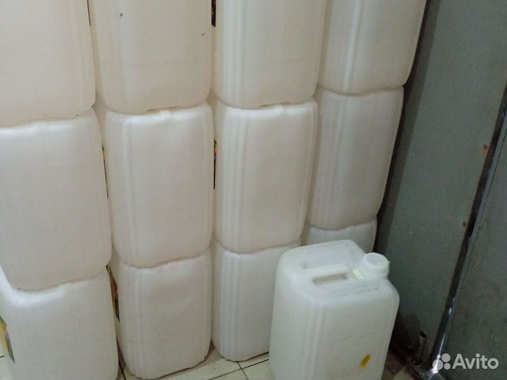 Канистра 20л,5 л б/у