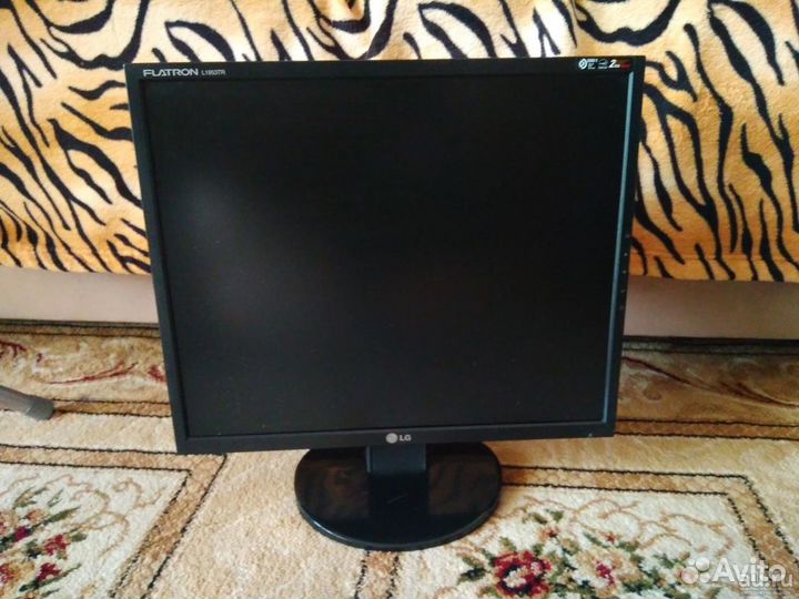 Надёжный монитор LG Flatron model L1953S