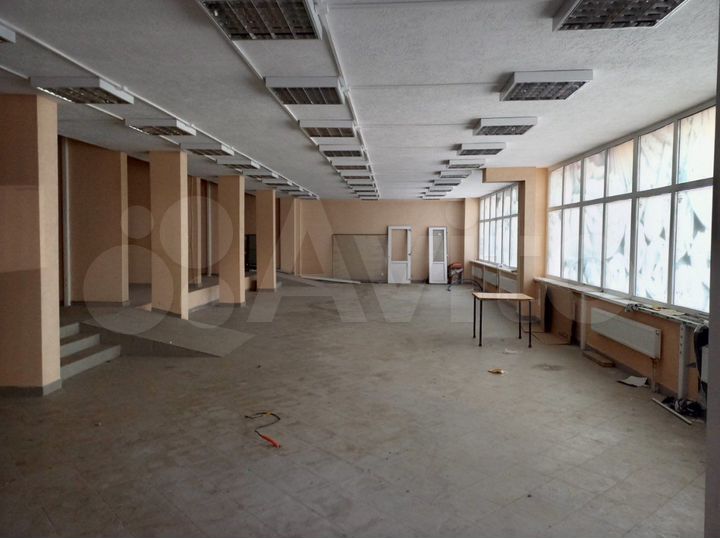 Торговое / офисное 30–1400 м² в 16-и этажном жилом